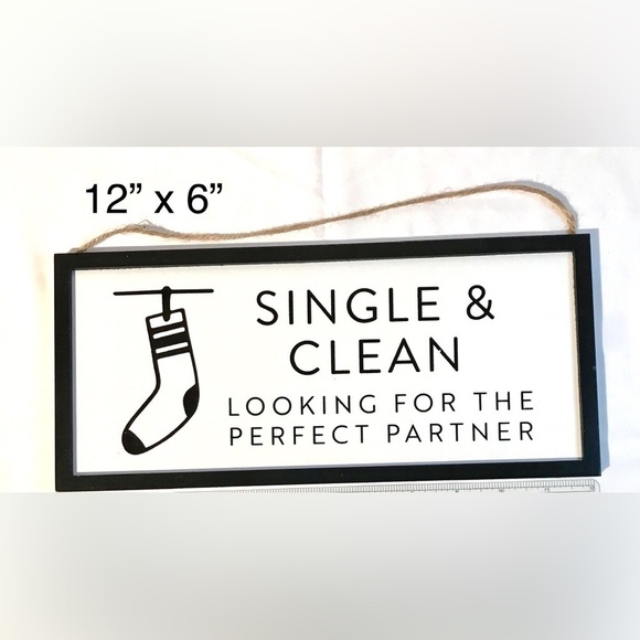 🧦NWT CUTE LAUNDRY ROOM SIGN LAUNDRY 🧺 - Picture 1 of 5